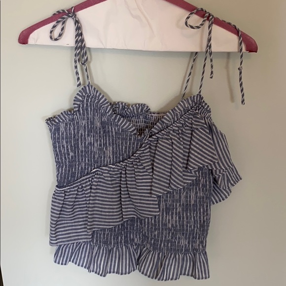 Detailed summer top - Picture 1 of 5